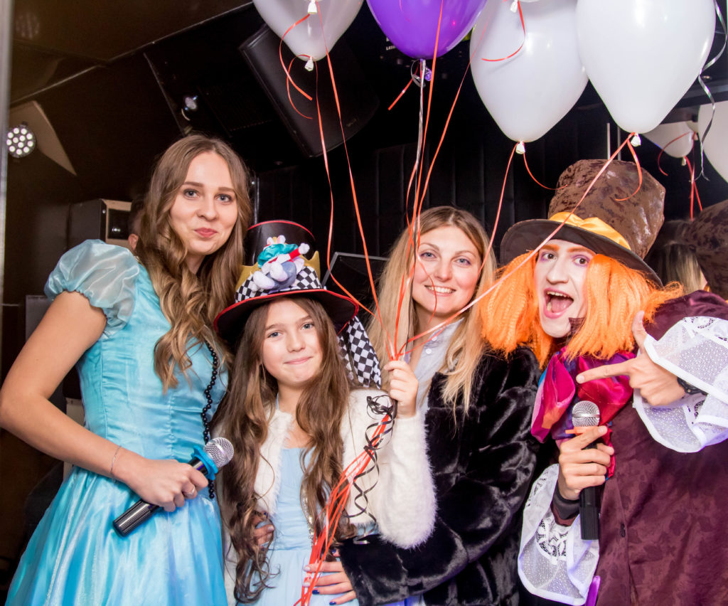Аліса в країні чудес. Party-bus — фото 2