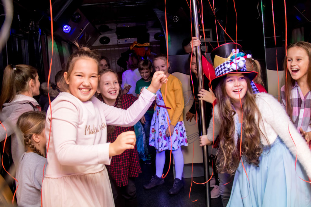 Аліса в країні чудес. Party-bus — фото 4