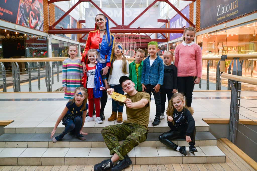 Харлі Квін в гостях у Family Quest — фото 1