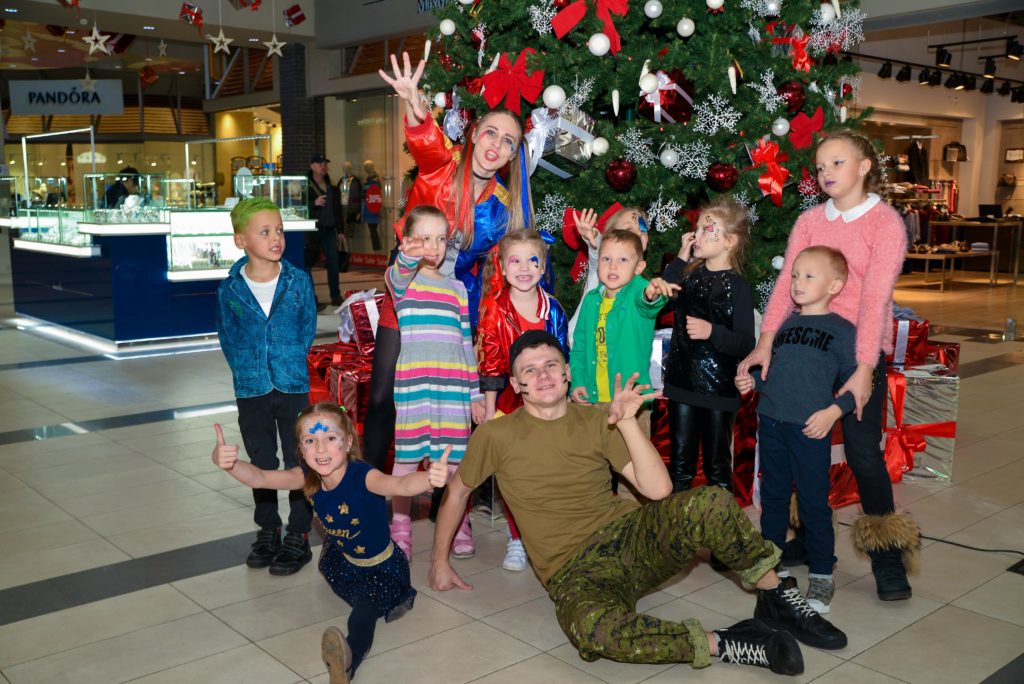 Харлі Квін в гостях у Family Quest — фото 9