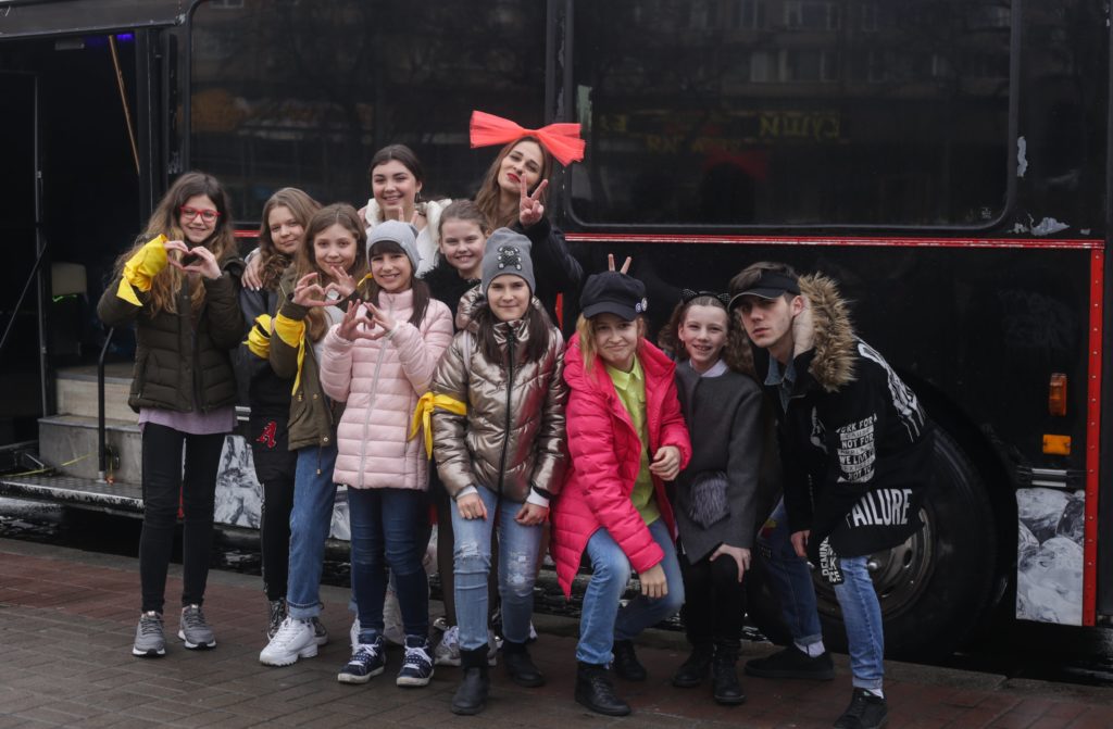 Квест «на колесах» Party Bus «Блогери» для дітей та підлітків — фото 1