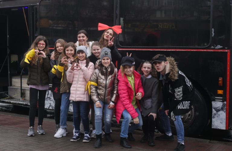 Квест «на колесах» Party Bus «Блогери» для дітей та підлітків
