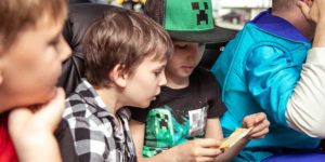 Крутий квест Minecraft на лімузині Києвом