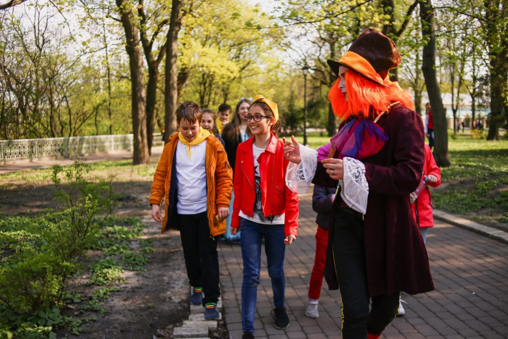 «Аліса в країні чудес. Нові пригоди» Київських парках — фото 5