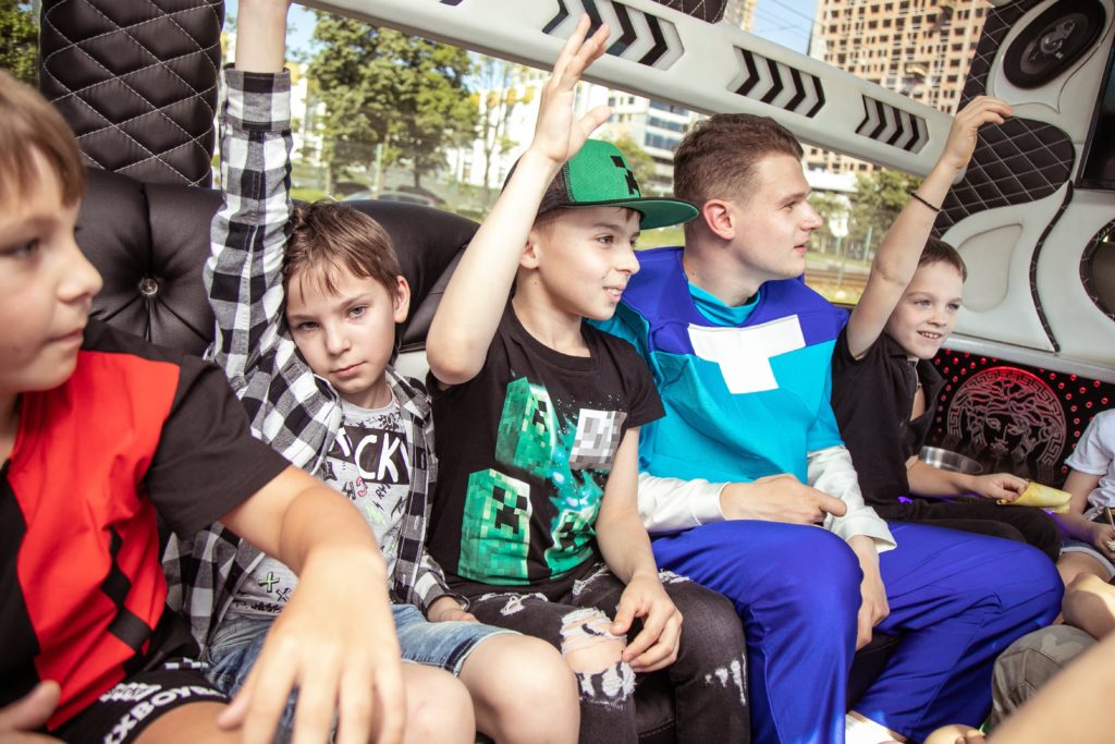 Крутий квест Minecraft на лімузині Києвом — фото 6