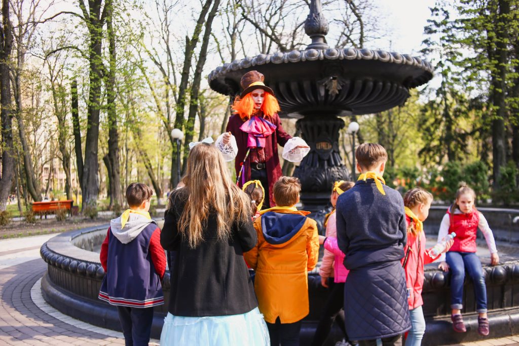 «Аліса в країні чудес. Нові пригоди» Київських парках — фото 6