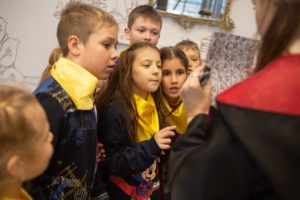 Квест по ТРЦ Cosmo Multimall з Гаррі Поттером та Гермионою